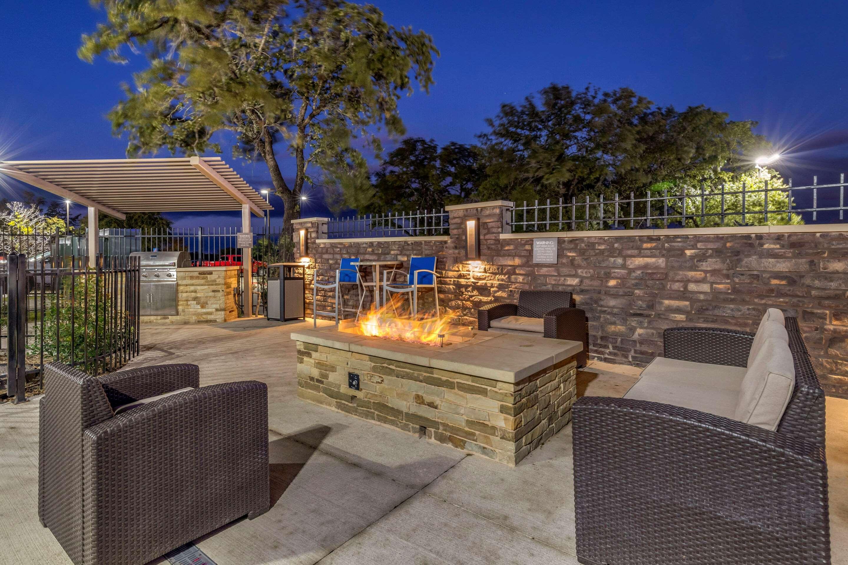 Comfort Suites Cedar Park Exterior photo