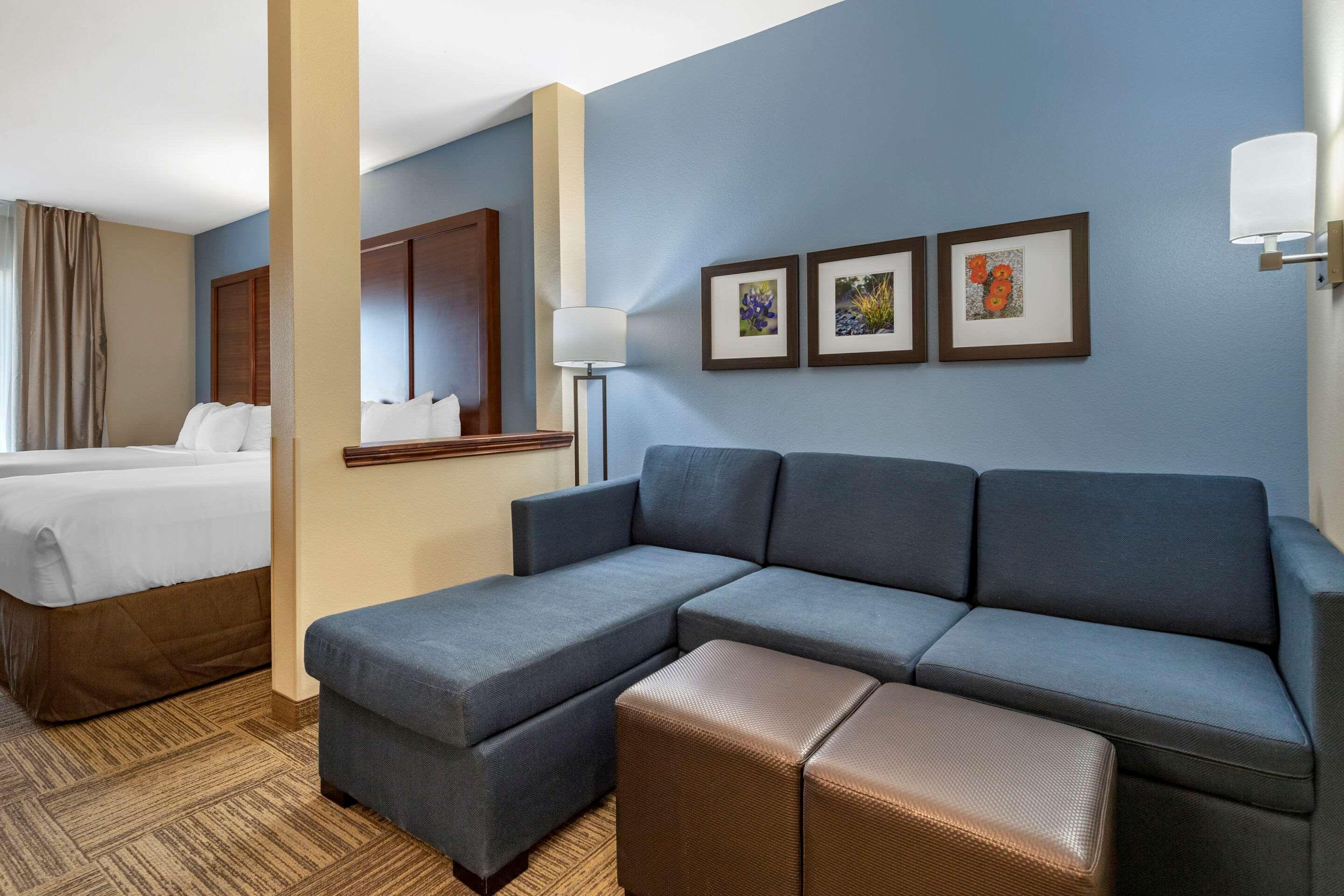 Comfort Suites Cedar Park Exterior photo