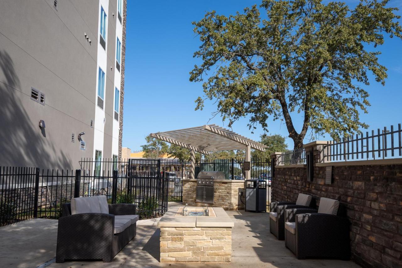 Comfort Suites Cedar Park Exterior photo
